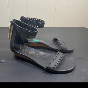 Koolaburra by Ugg sandals size 7.5 black marlana